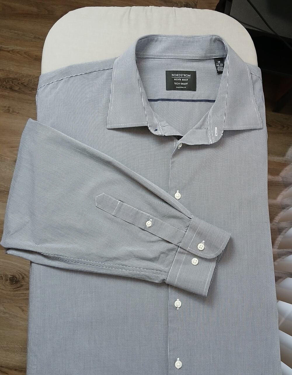 Nordstrom Men's Shop Tech-Smart Dress Shirt 18 34-35 traditional fit dry stretch